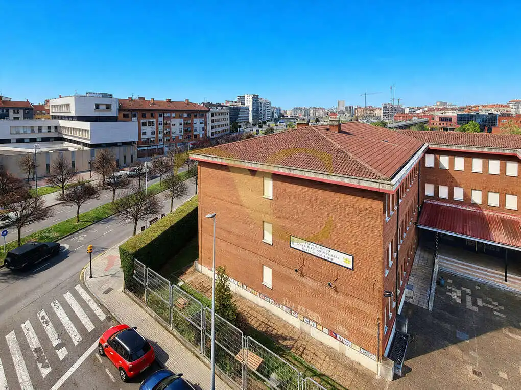 Vista exterior de Pis en venda en Gijón  amb Calefacció, Terrassa i Moblat