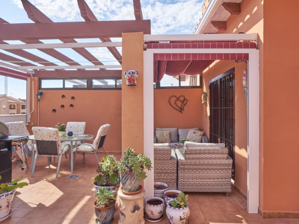 Terraza de Apartamento en venta en Torrevieja con Aire acondicionado, Jardín privado y Amueblado