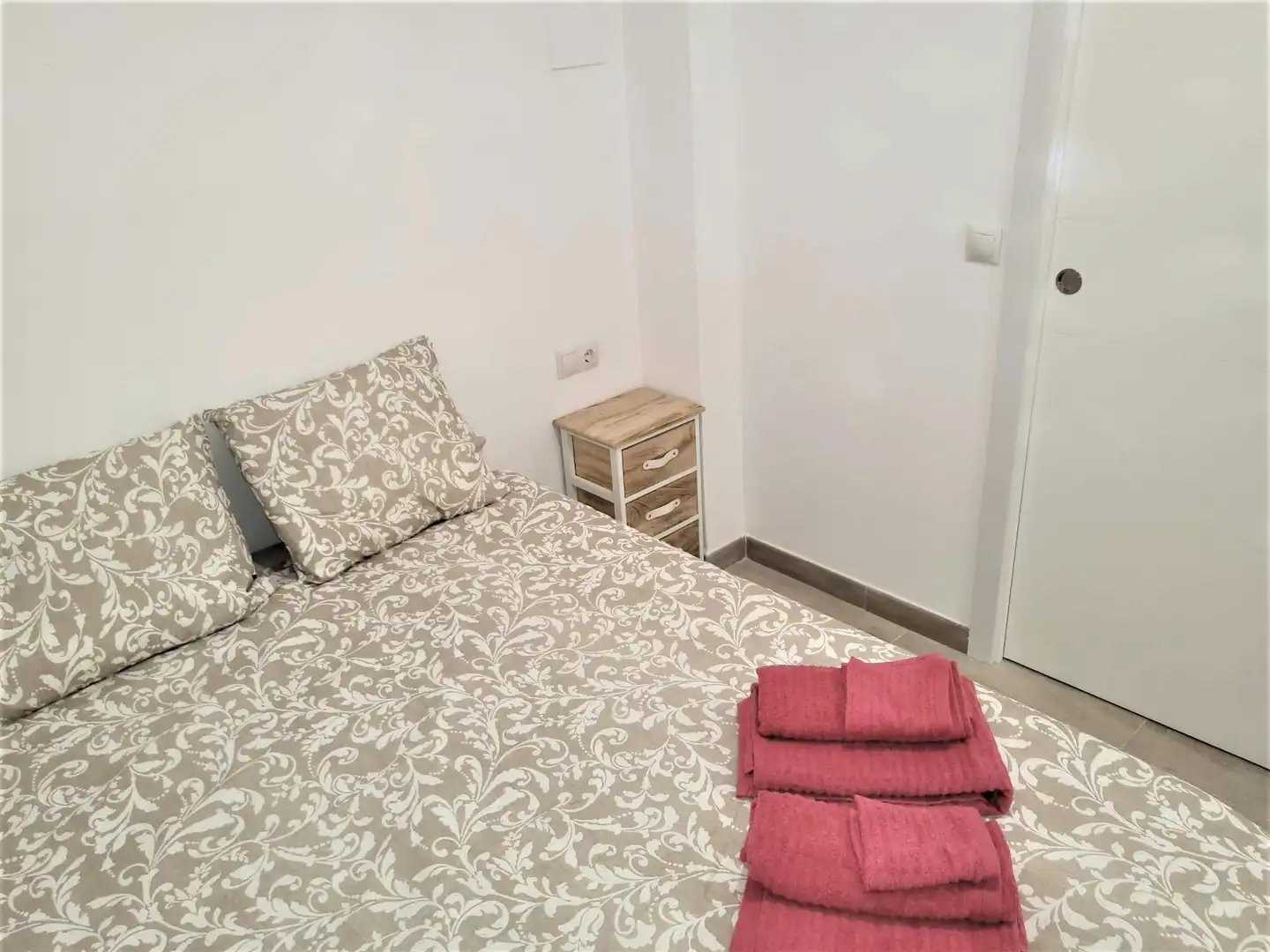 Schlafzimmer von Wohnung zur Miete in Sevilla mit Klimaanlage, Heizung und Privatgarten