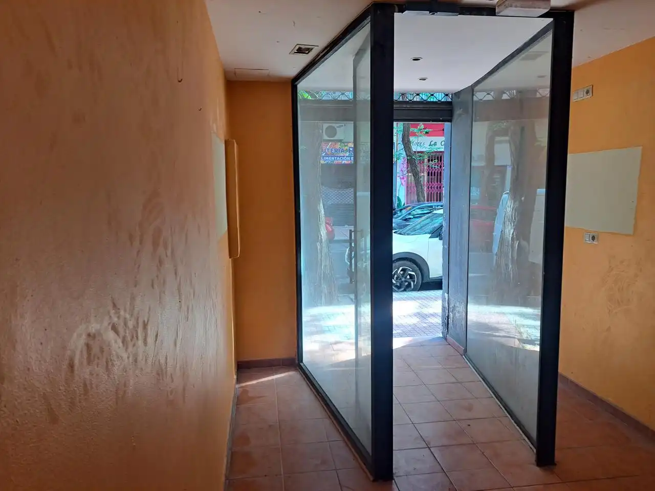 Gewerbefläche zur Miete in Calle del Monasterio de Siresa 8, imagen 8