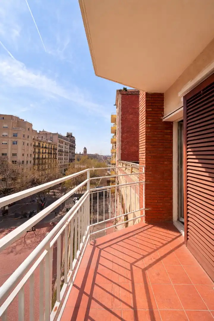 Vista exterior de Piso en venta en Barcelona con Aire acondicionado y Balcón