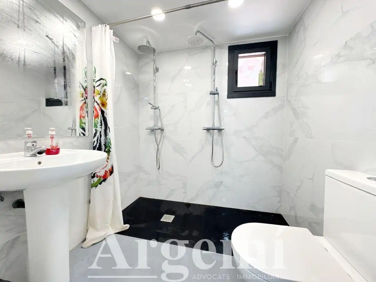 Baño de Casa adosada en venta en Palau-solità i Plegamans con Calefacción, Jardín privado y Trastero
