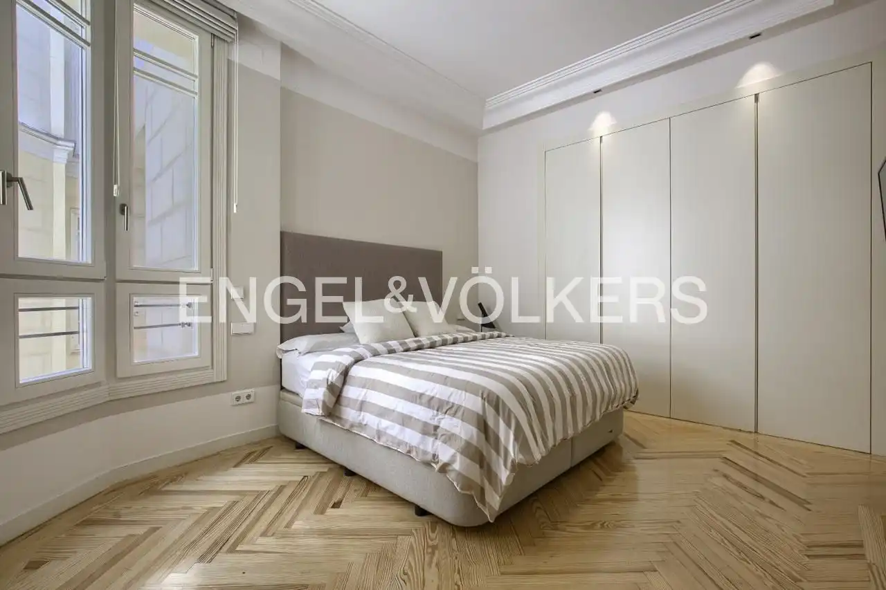 Habitación de Piso de alquiler en Madrid con Aire acondicionado, Calefacción y Jardín privado