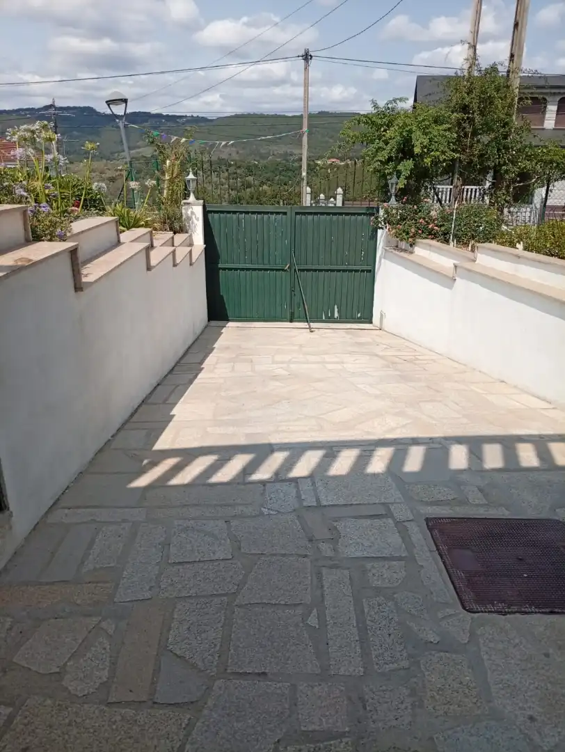 Terrassa de Casa o xalet en venda en Ourense Capital  amb Calefacció, Jardí privat i Parquet