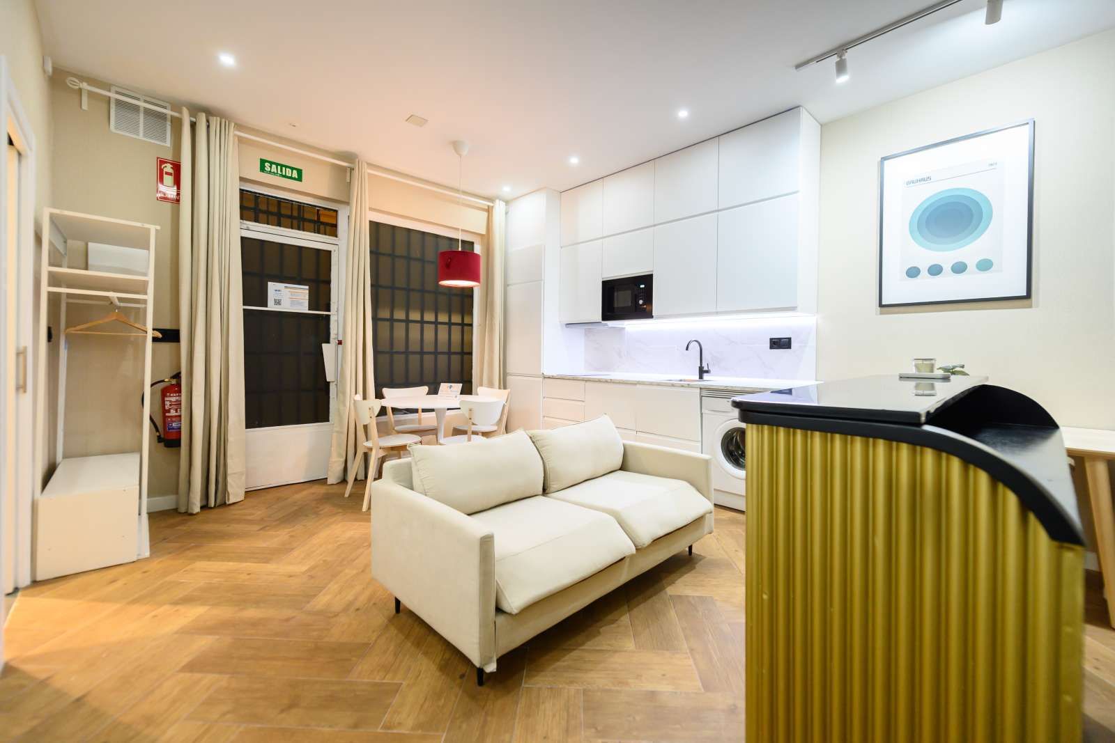 Sala de estar de Estudio para compartir en  Madrid Capital con Aire acondicionado y Terraza