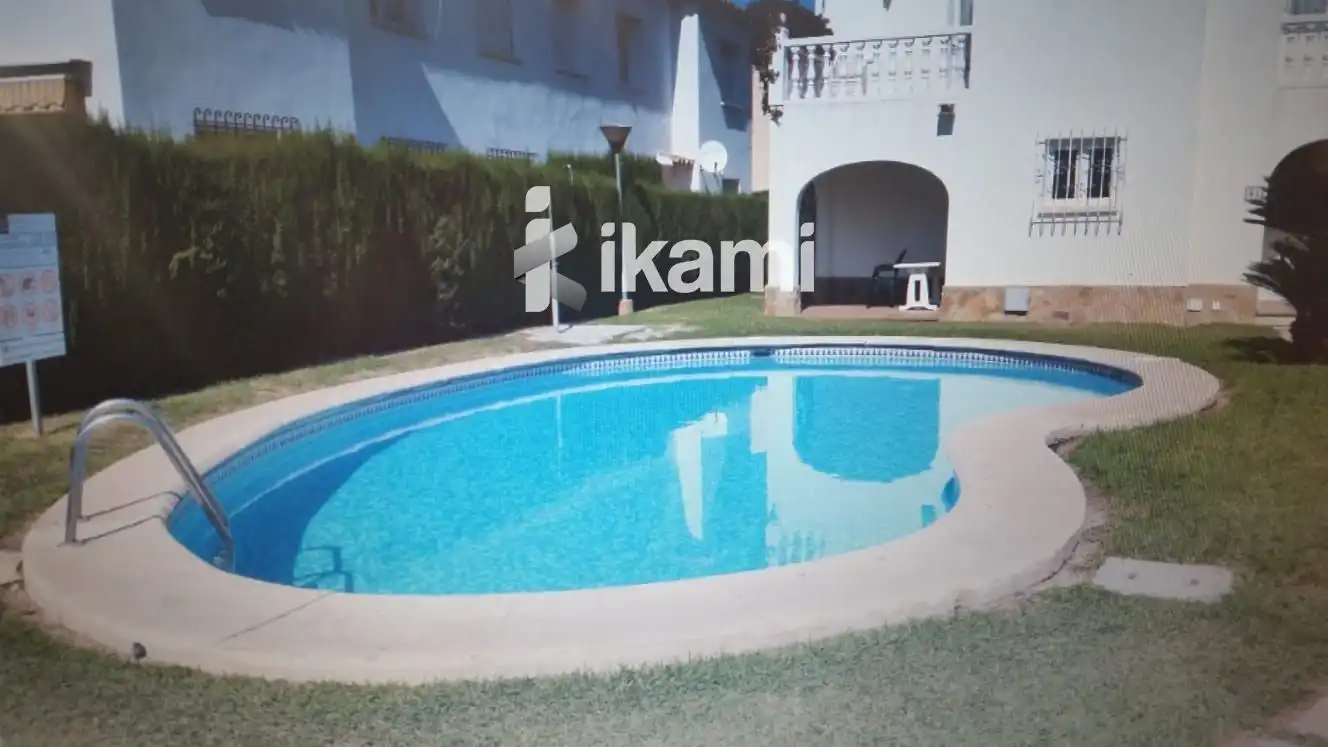 Schwimmbecken von Dachboden zum Verkauf in Oliva mit Klimaanlage, Heizung und Privatgarten