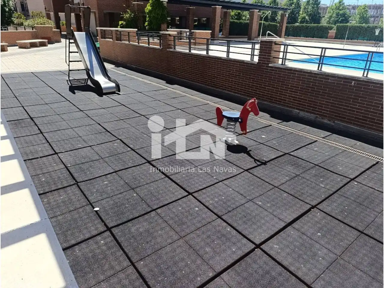 Aparcament de Pis en venda en Ávila amb Calefacció, Traster i Piscina comunitària
