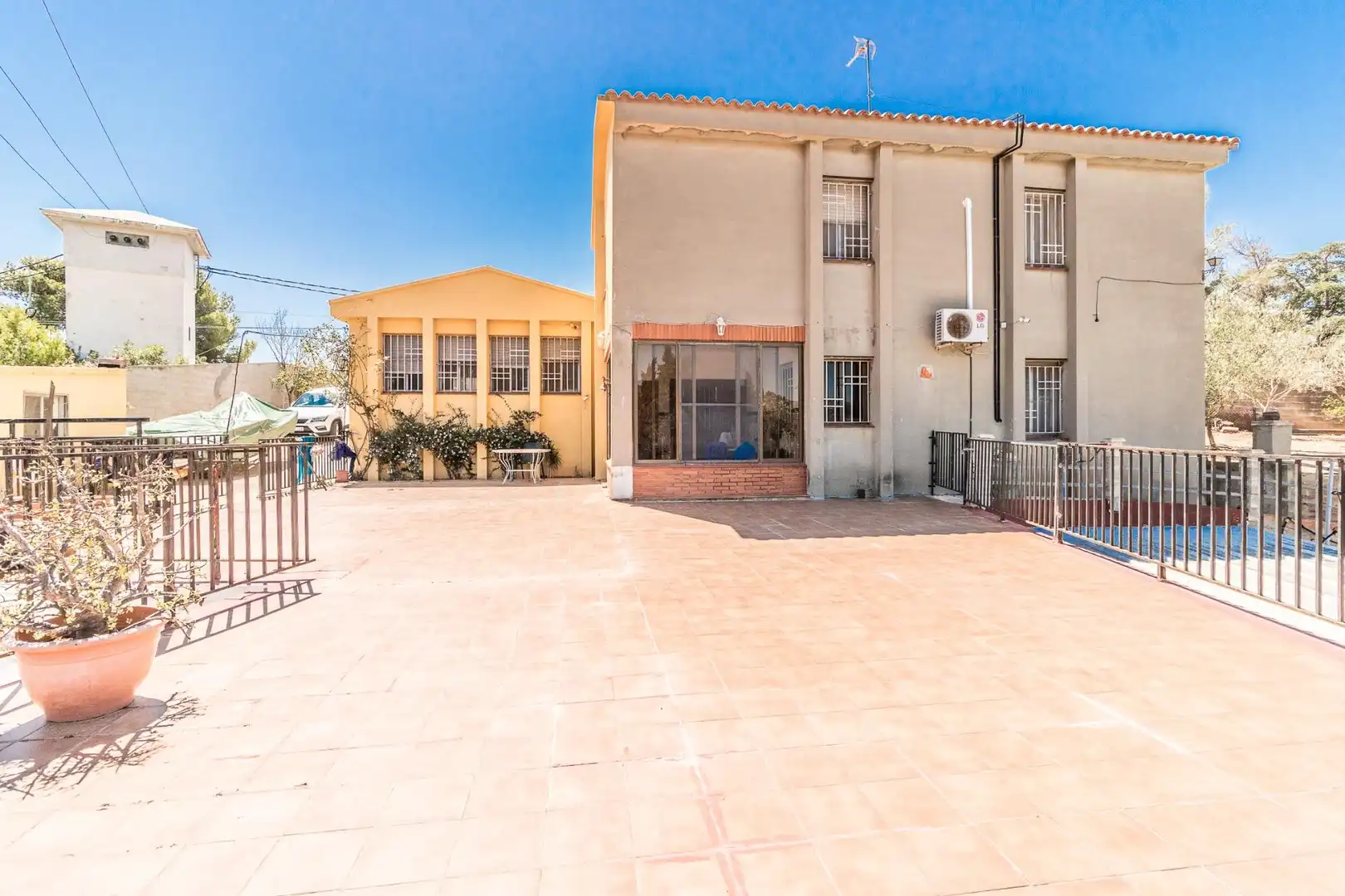 Vista exterior de Casa o xalet en venda en Alfarb amb Aire condicionat, Calefacció i Jardí privat