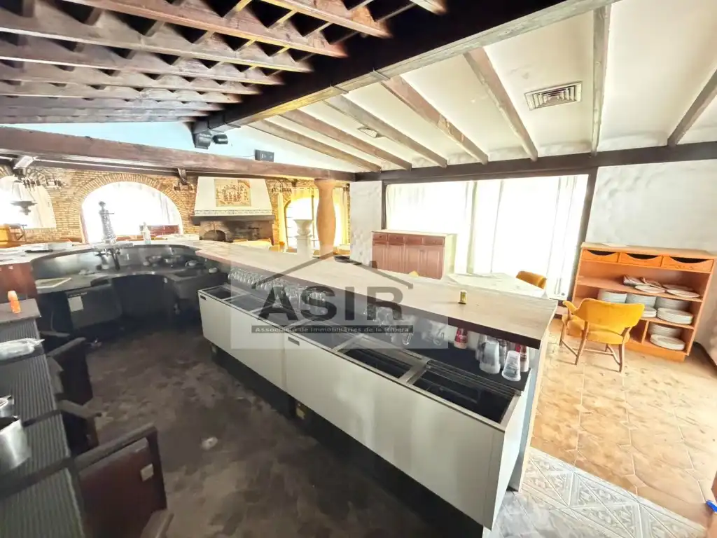 Local en venta en Dénia