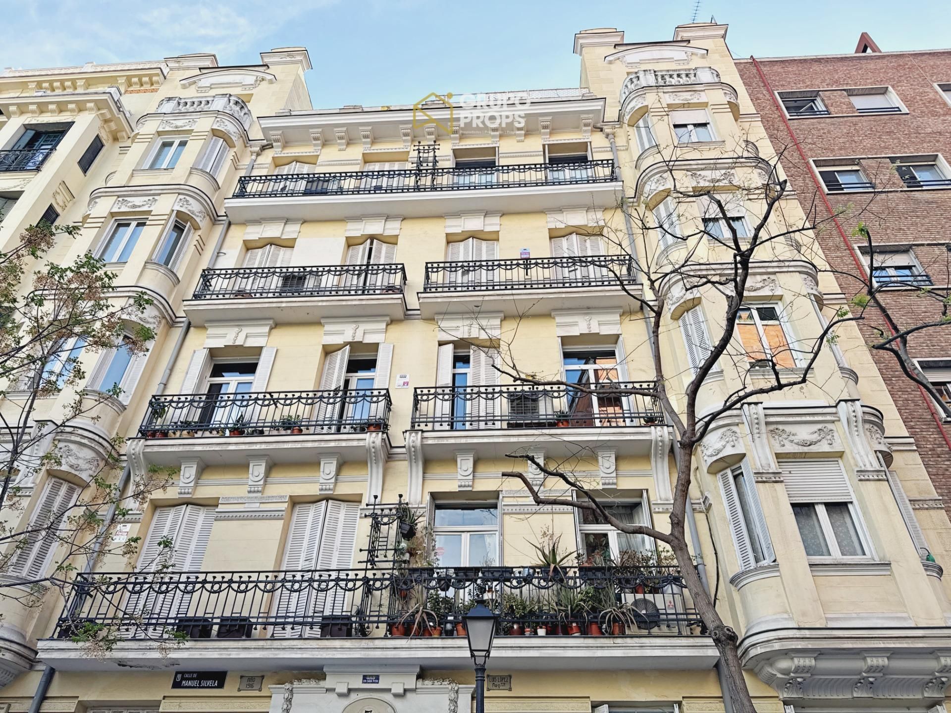 Vista exterior de Piso en venta en  Madrid Capital con Terraza
