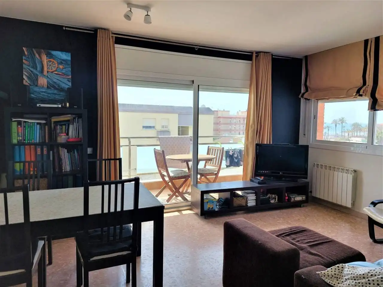 Sala de estar de Piso de alquiler en Vilanova i la Geltrú con Aire acondicionado, Calefacción y Terraza