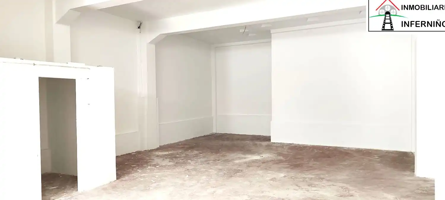 Local comercial en venta en Porta Nova, imagen 2