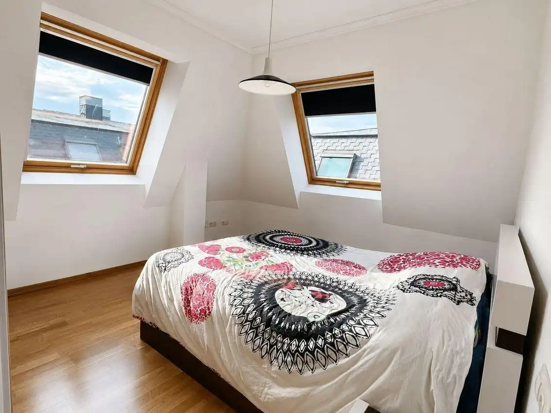 Schlafzimmer von Dachboden zum Verkauf in Cervo mit Heizung, Abstellraum und Möbliert