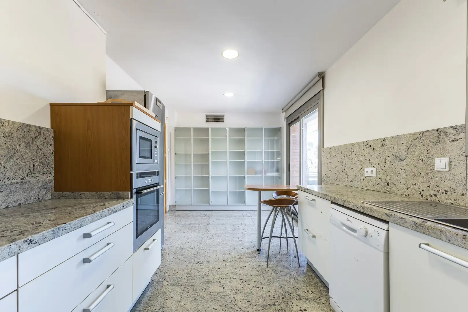 Cuina de Casa o xalet en venda en Sitges amb Aire condicionat, Calefacció i Terrassa