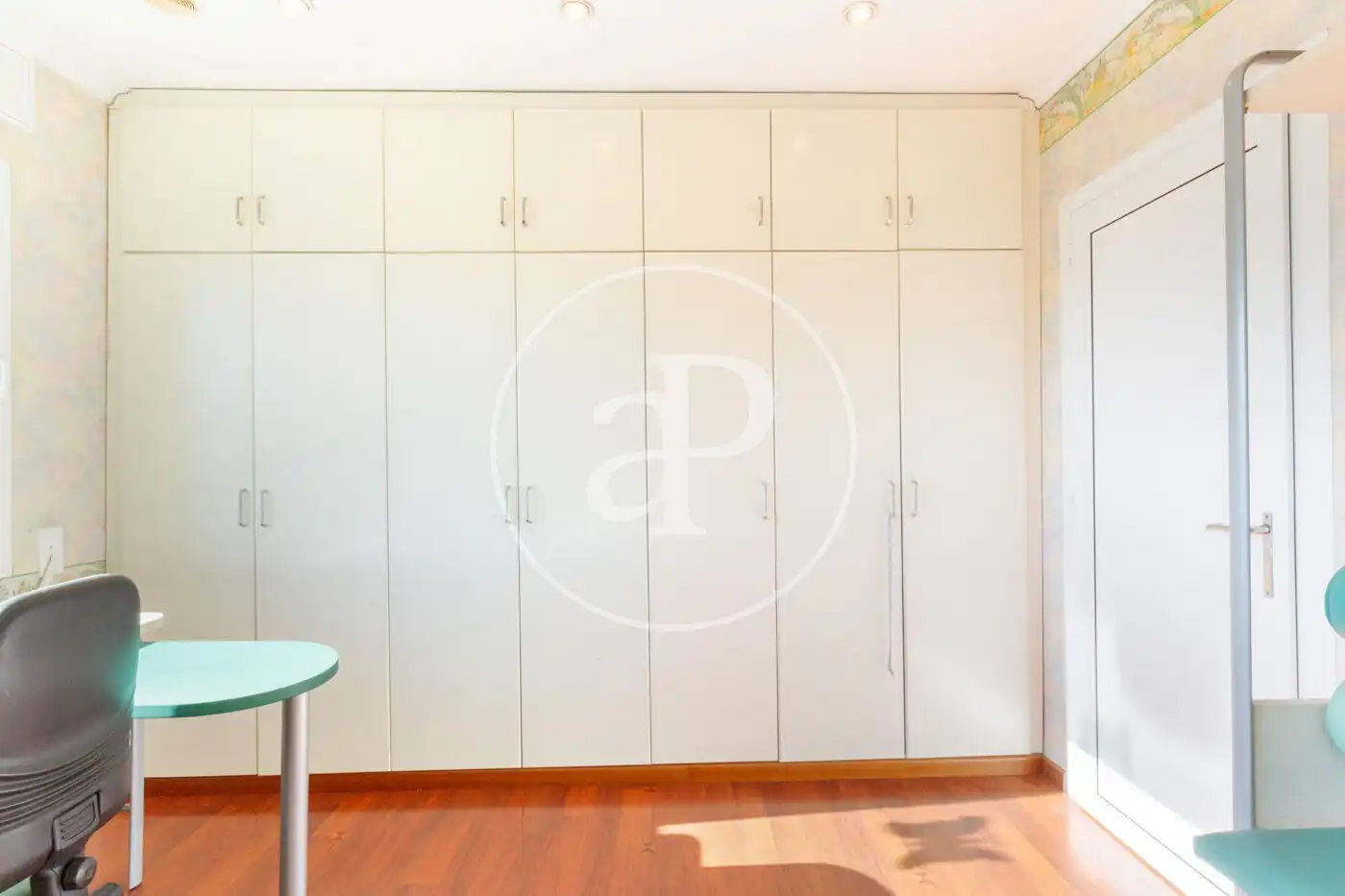 Habitación de Casa o chalet en venta en Serra con Aire acondicionado, Calefacción y Jardín privado