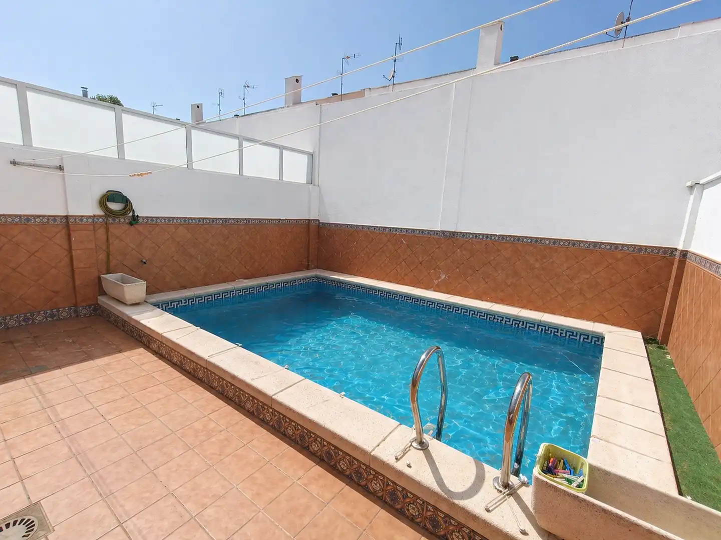 Piscina de Casa adosada en venta en Ciudad Real con Aire acondicionado, Calefacción y Piscina