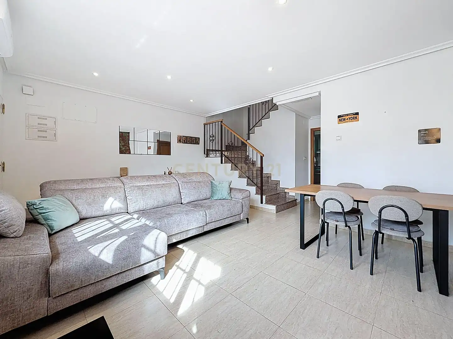 Sala d'estar de Casa adosada en venda en Granja de Rocamora amb Aire condicionat i Piscina comunitària
