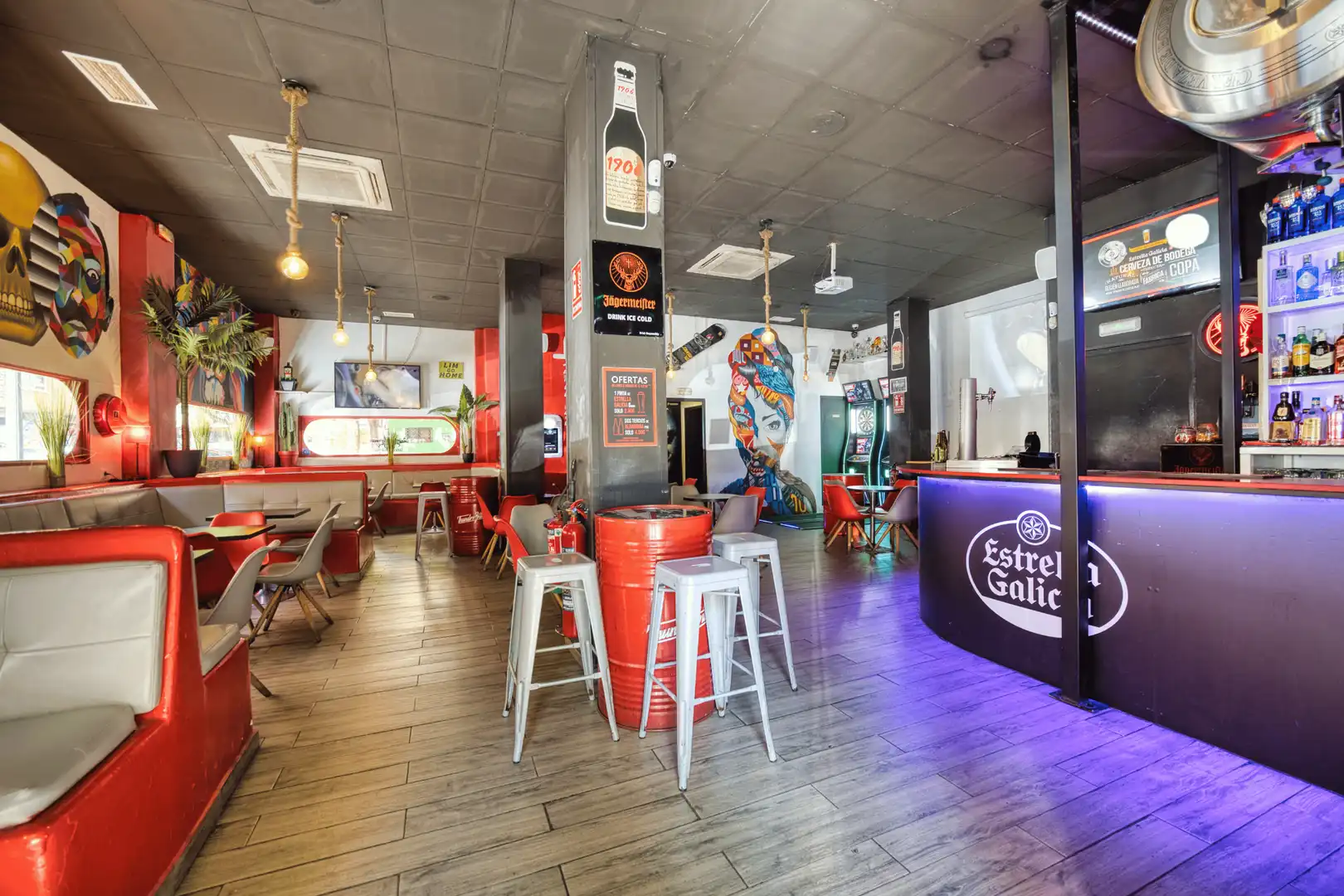 Local en traspas en  Valencia Capital amb Aire condicionat, Terrassa i Moblat