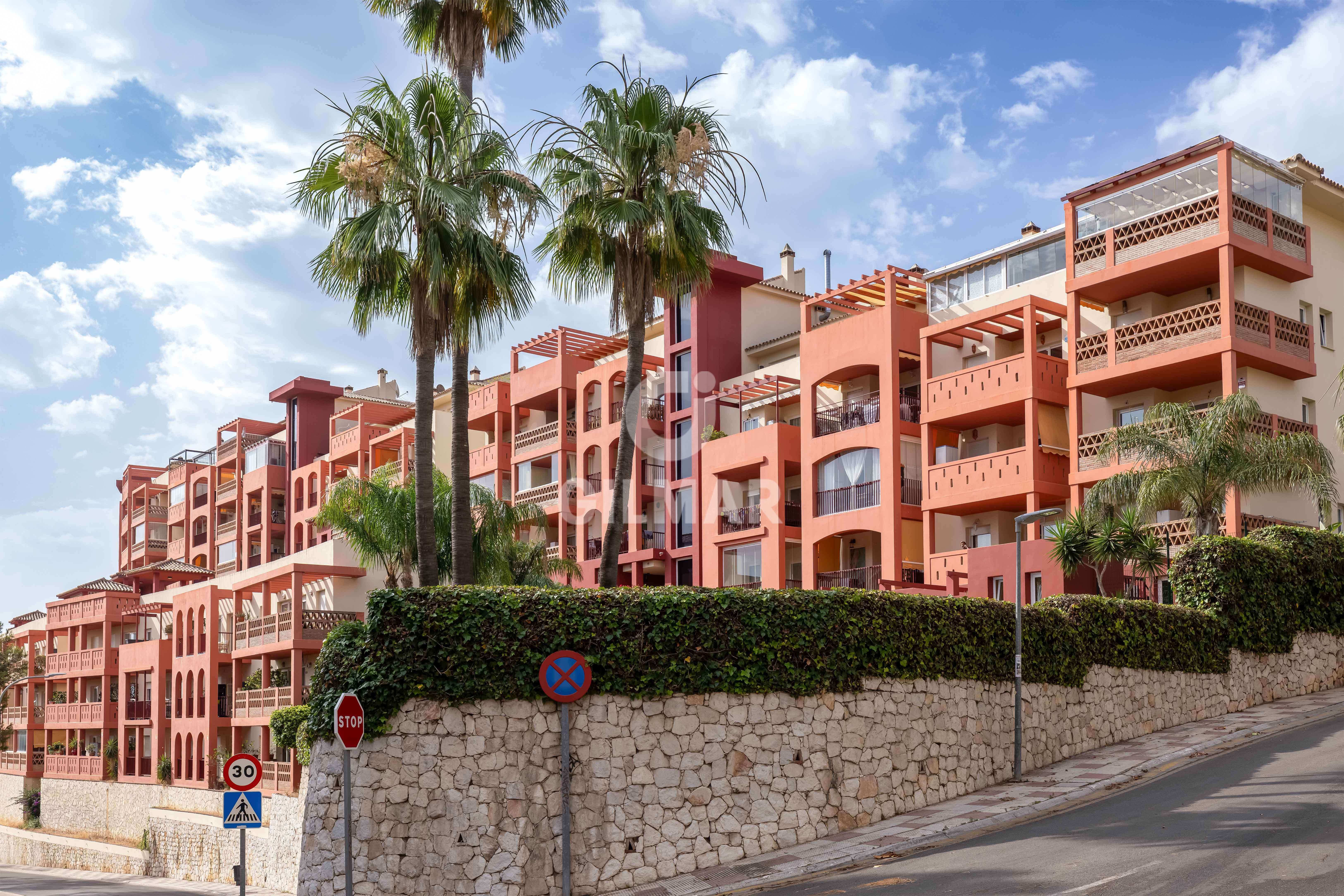 Vista exterior de Pis en venda en Benalmádena amb Calefacció, Traster i Moblat