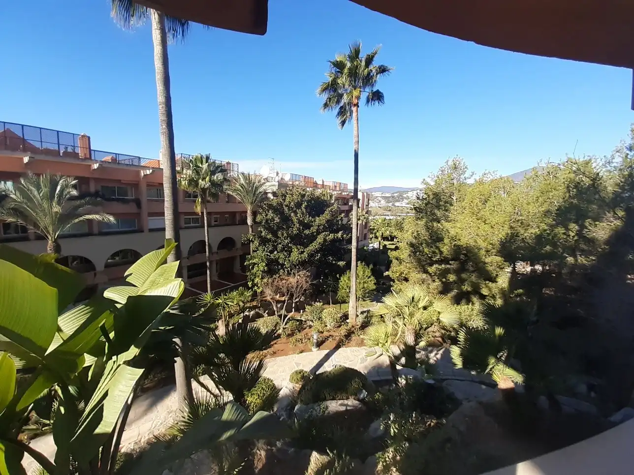 Exterior view of Office for rent in Marbella  with Air Conditioner and Furnished
