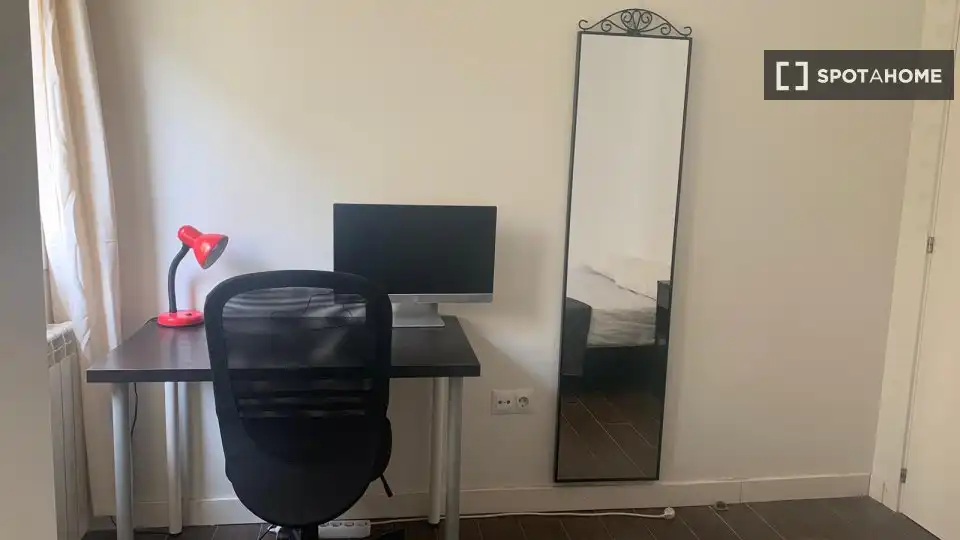 Habitación de Piso de alquiler en Madrid con Aire acondicionado, Calefacción y Amueblado