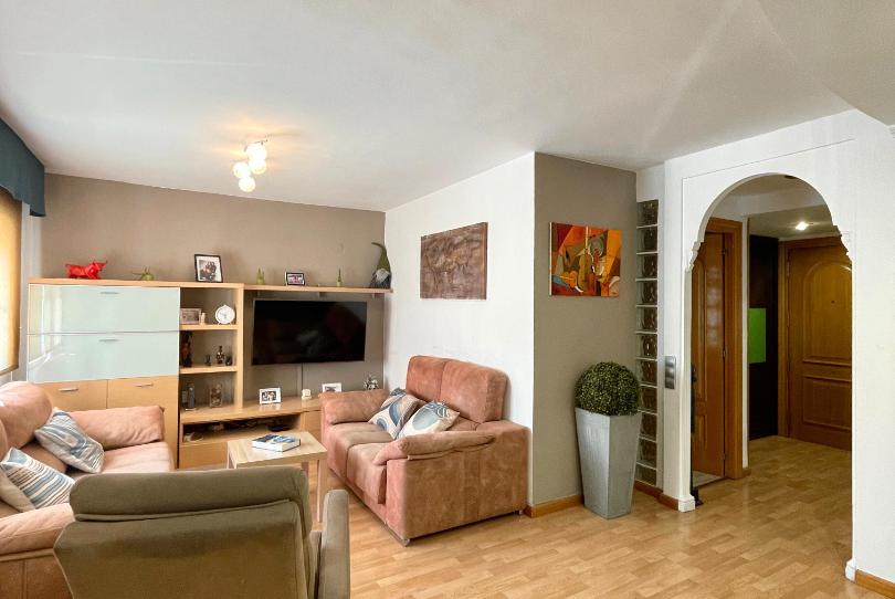 Foto 1 de Piso en venta en Calle del Pintor Manuel Viola, 5, La Jota, Zaragoza