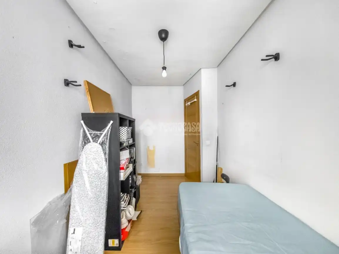 Habitación de Piso en venta en Madrid con Calefacción, Terraza y Balcón