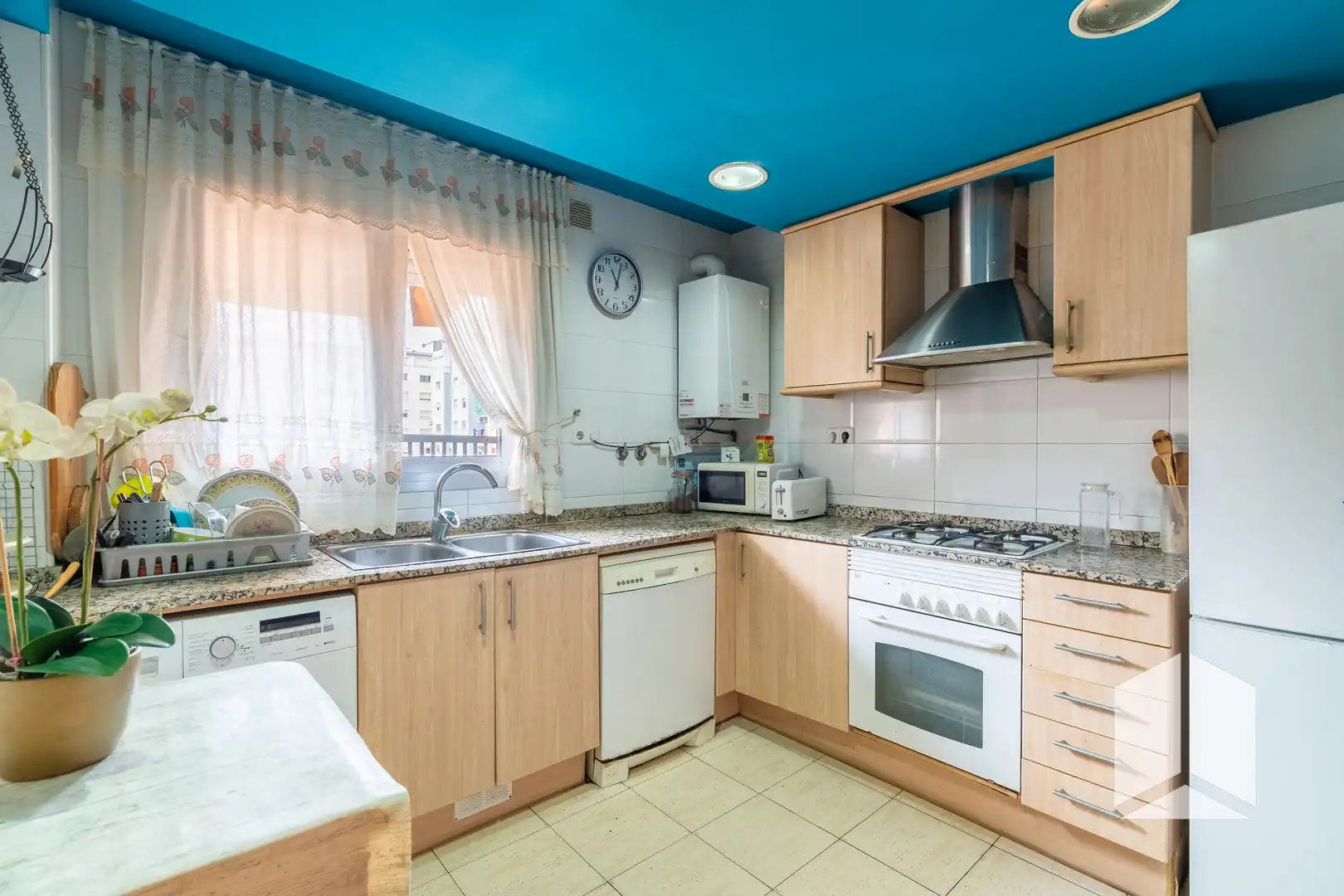 Kitchen of Flat for sale in Castelldefels  with Swimming Pool and Balcony