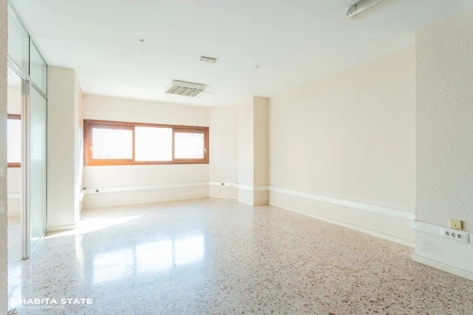 Oficina de alquiler en Almería