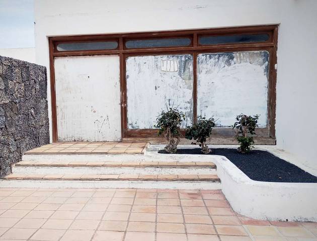 Local comercial en Alquiler en Avenida de Las Palmeras, 28 en Costa Teguise