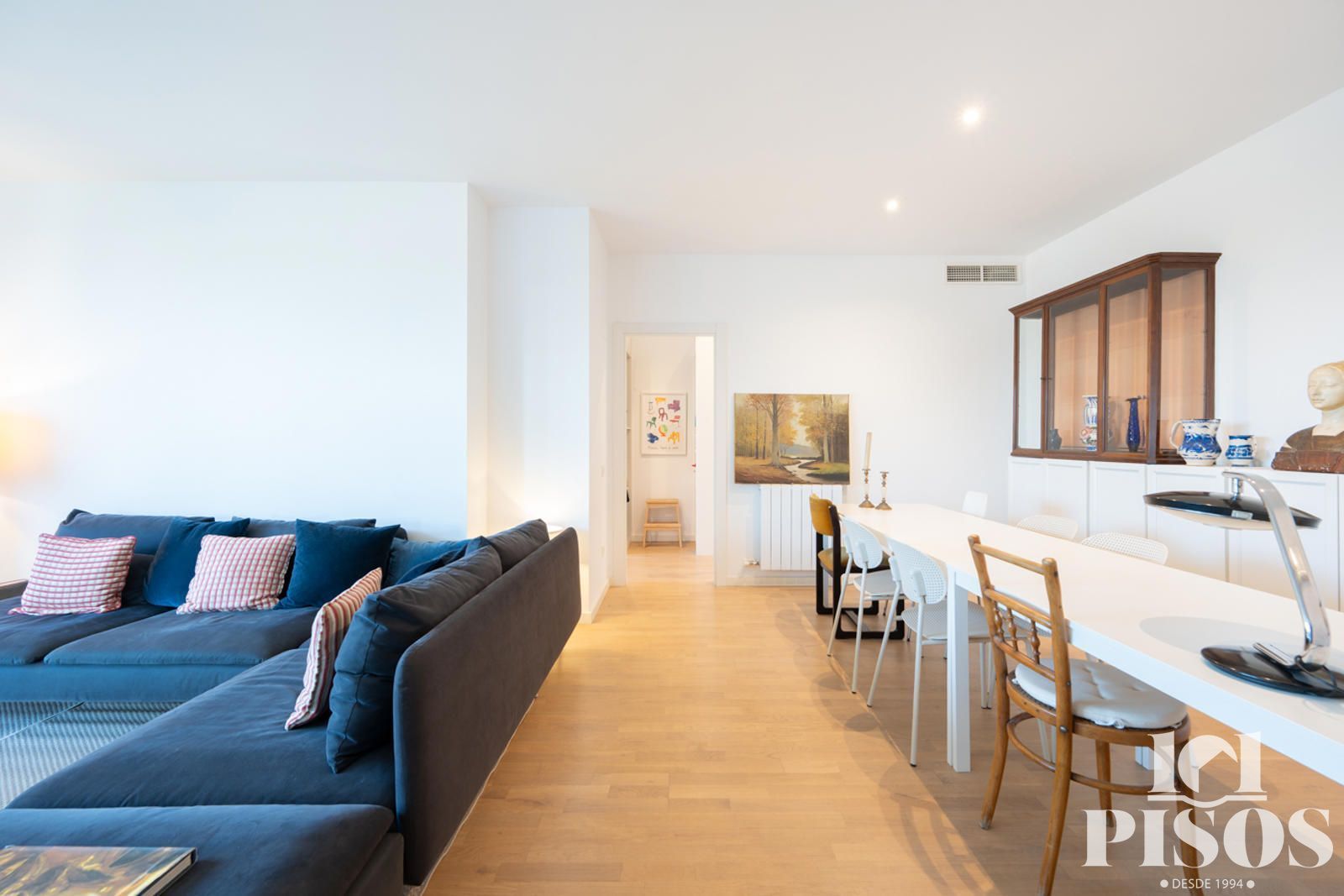 Living room of Attic for sale in Sant Cugat del Vallès  with Air Conditioner, Heating and Parquet flooring