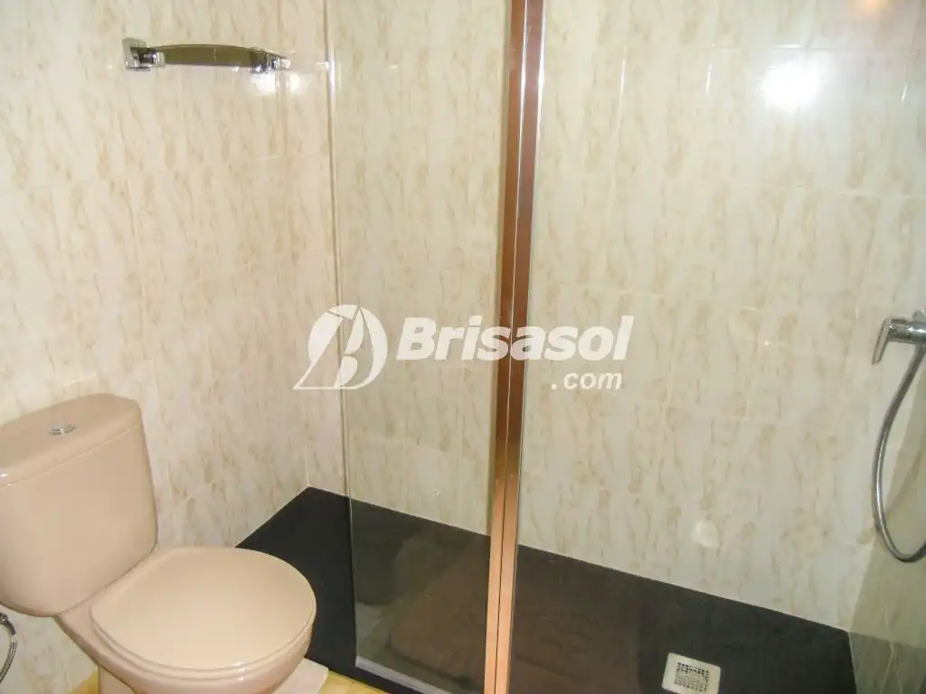 Bany de Apartament en venda en Salou amb Terrassa, Traster i Moblat