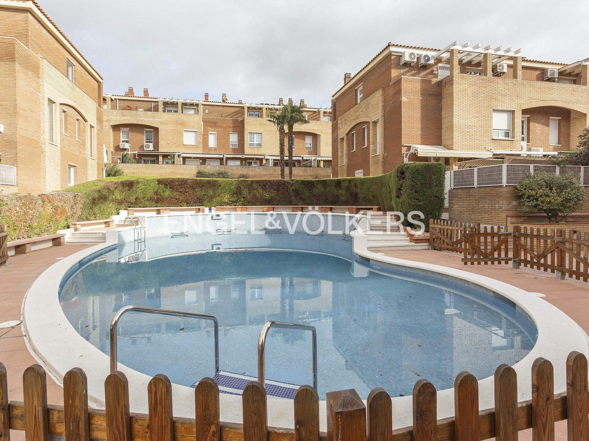 Swimming pool of House or chalet for sale in Sant Just Desvern  with Air Conditioner, Heating and Private garden