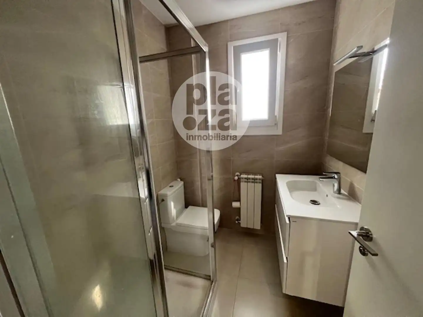 Baño de Piso de alquiler en Burgos con Calefacción