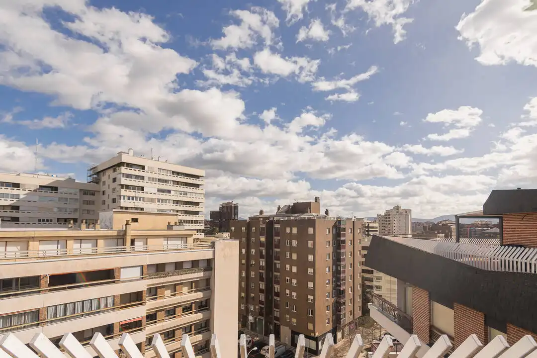 Vista exterior de Ático en venta en  Pamplona / Iruña con Calefacción, Terraza y Alarma