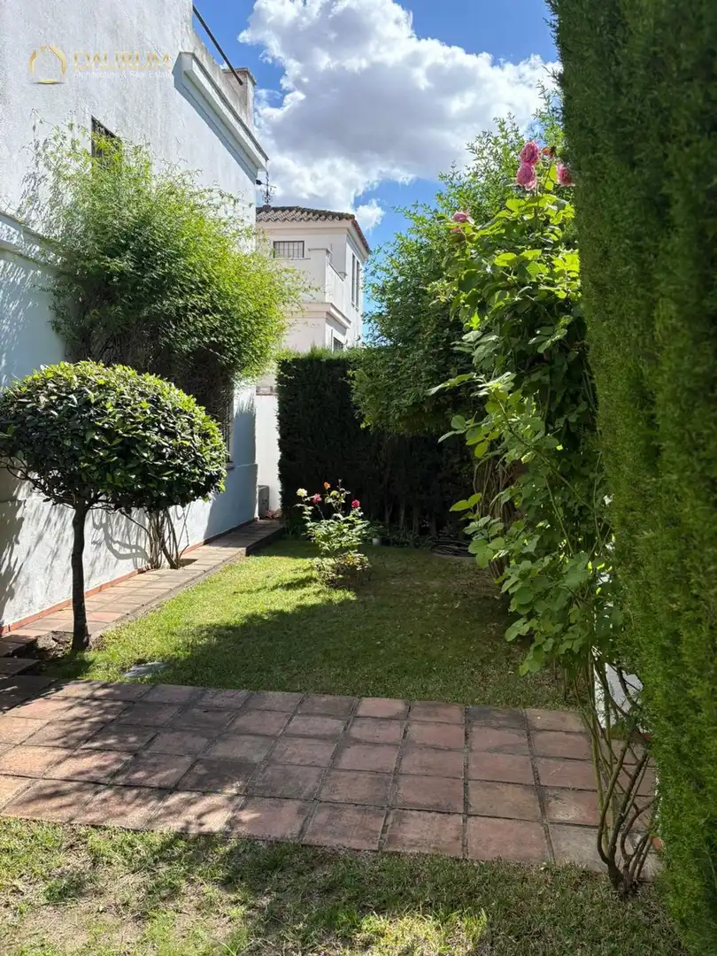 Jardín de Casa o chalet en venta en Mairena del Aljarafe con Aire acondicionado, Calefacción y Terraza