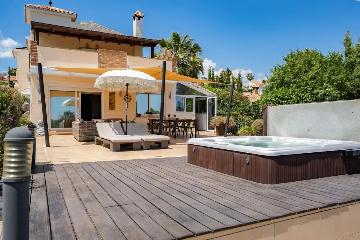 Terrassa de Casa o xalet en venda en Estepona amb Aire condicionat, Jardí privat i Terrassa