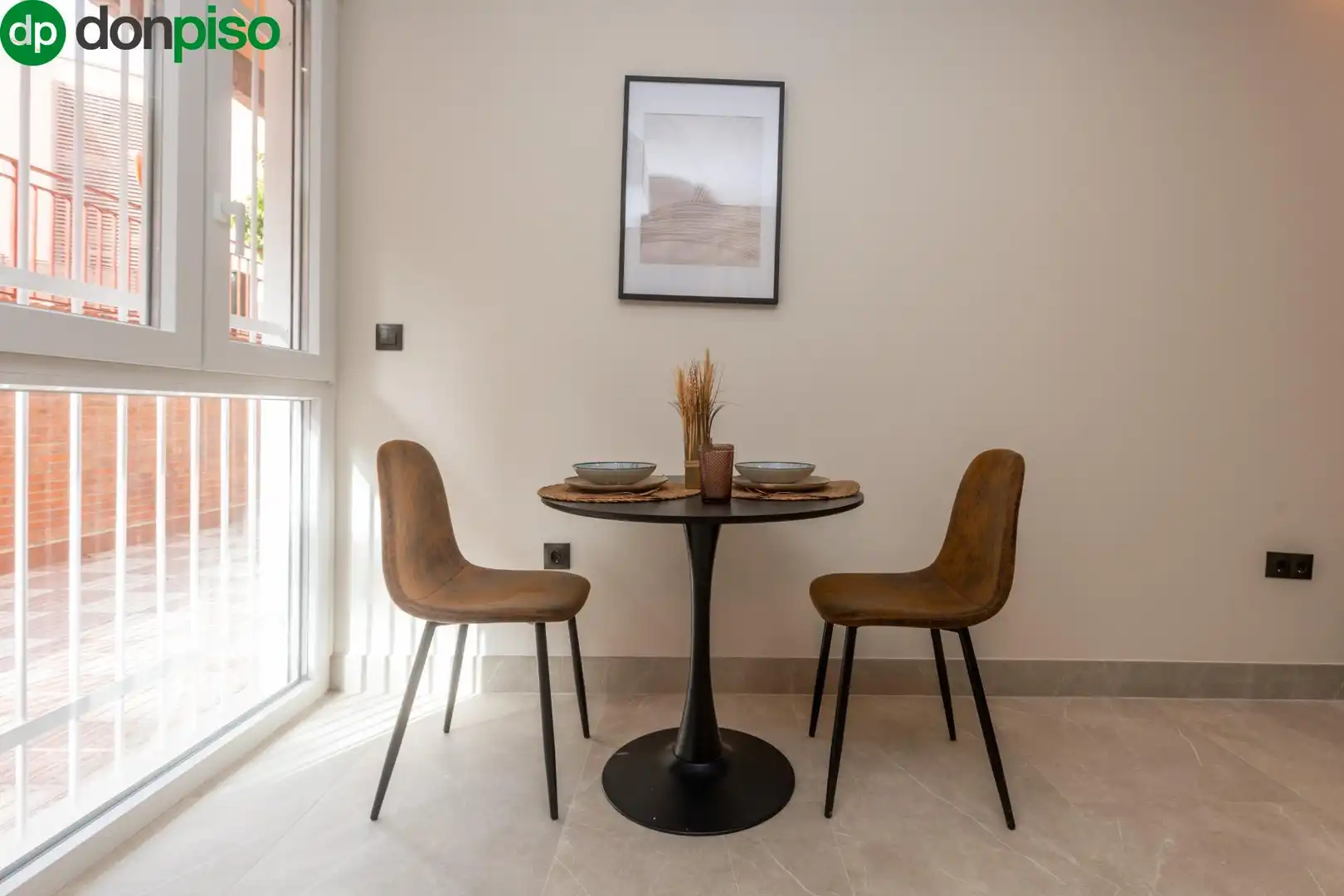 Comedor de Estudio en venta en  Granada Capital con Aire acondicionado, Calefacción y Amueblado