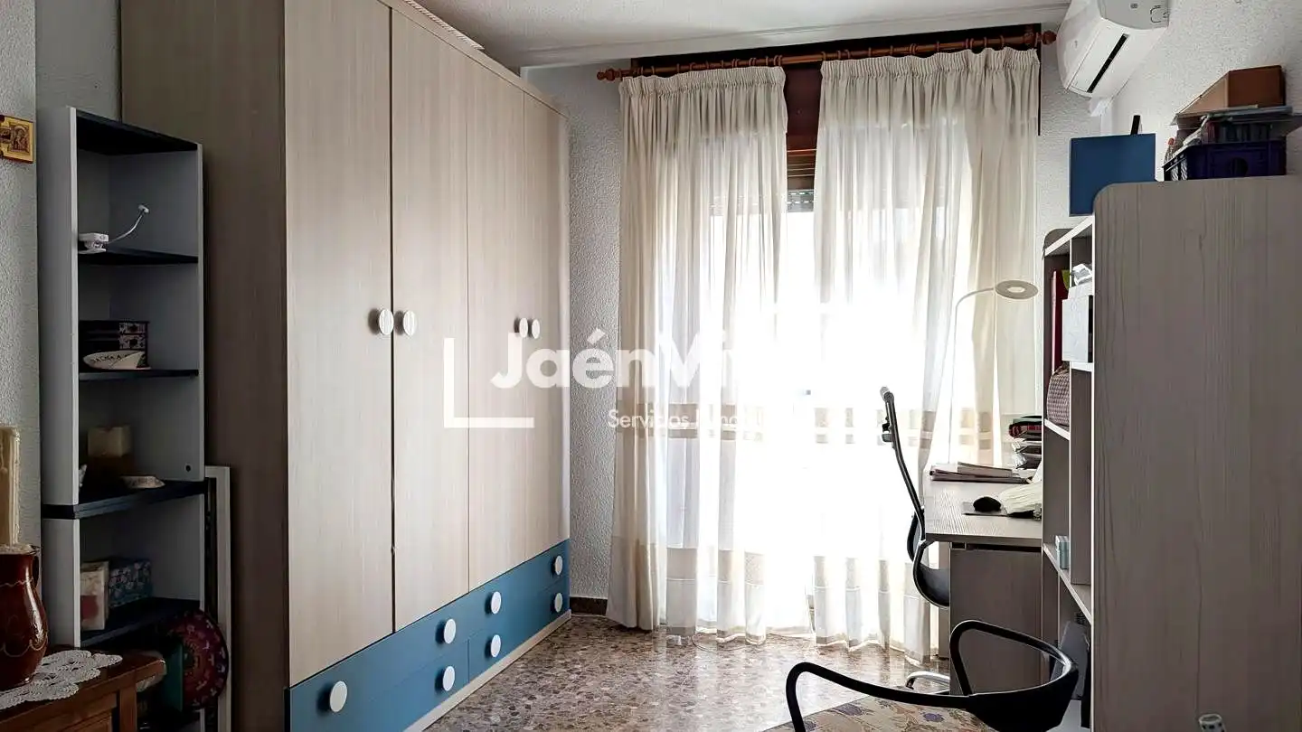 Habitación de Piso en venta en Jaén con Aire acondicionado, Calefacción y Trastero