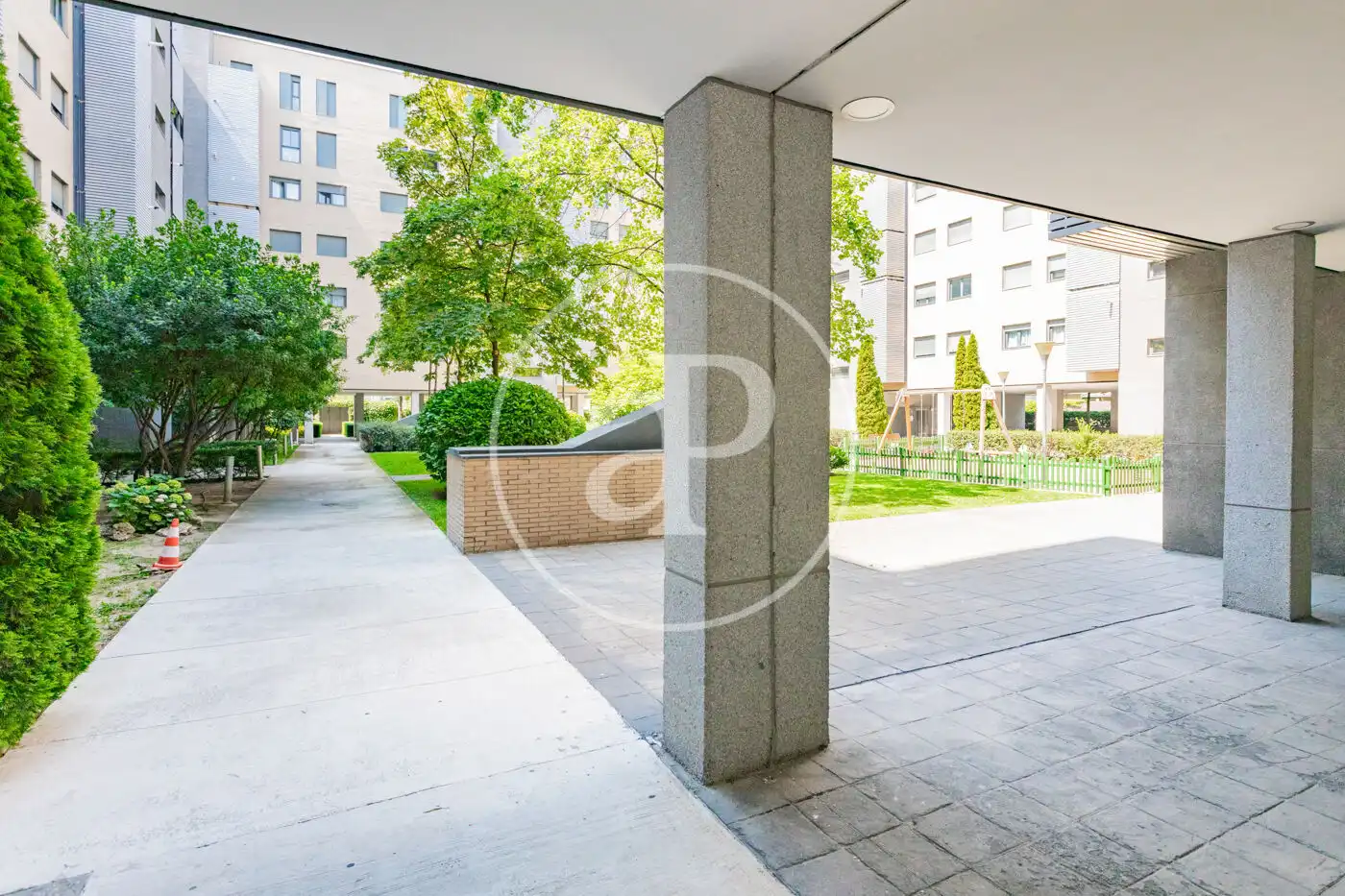 Vista exterior de Piso en venta en Madrid con Aire acondicionado, Calefacción y Jardín privado