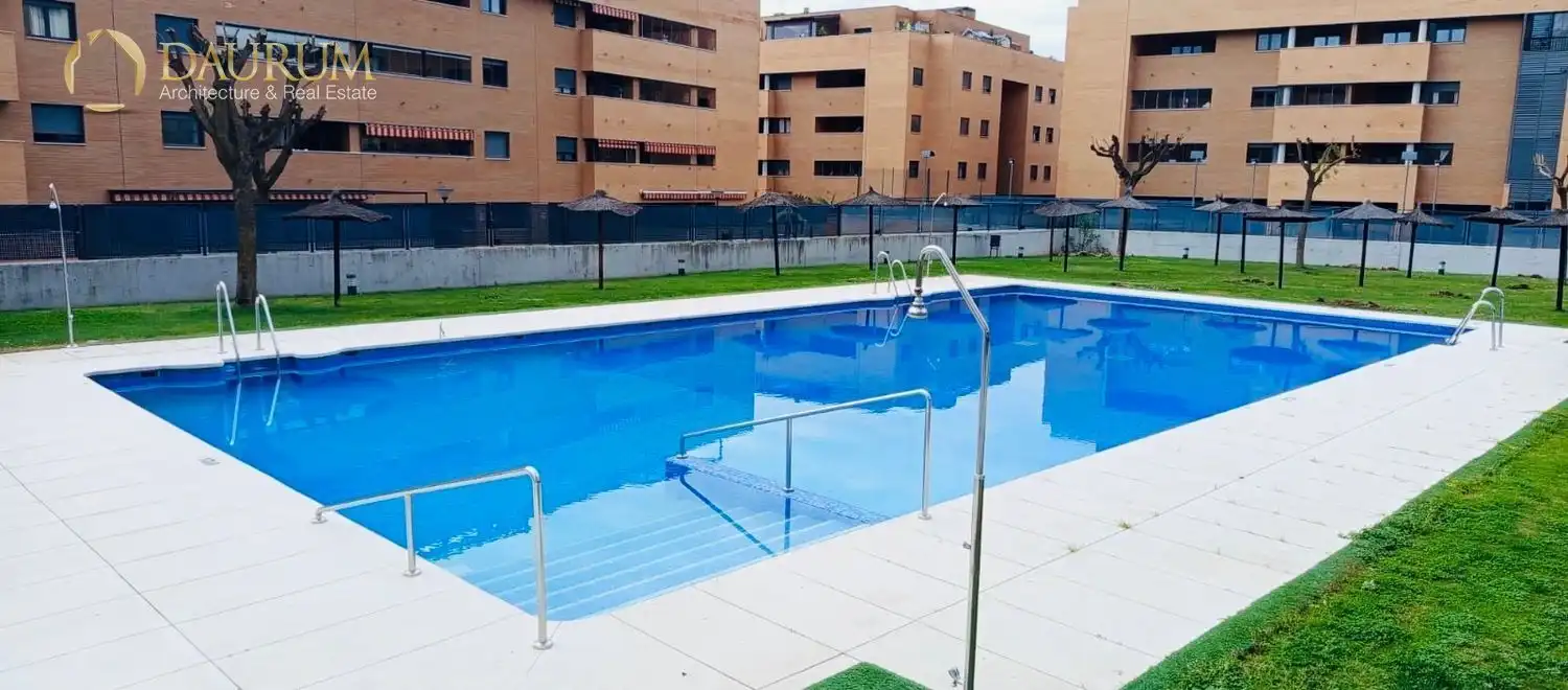 Piscina de Ático en venta en Mairena del Aljarafe con Aire acondicionado, Terraza y Piscina
