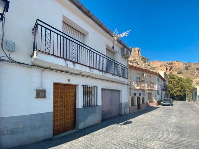 Casa-chalet en Venta en Colomera