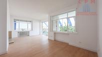 Living room of Flat to rent in  Madrid Capital  with Heating, Parquet flooring and Terrace