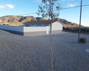 Vista exterior de Casa o xalet en venda en Puerto Lumbreras amb Jardí privat, Terrassa i Piscina