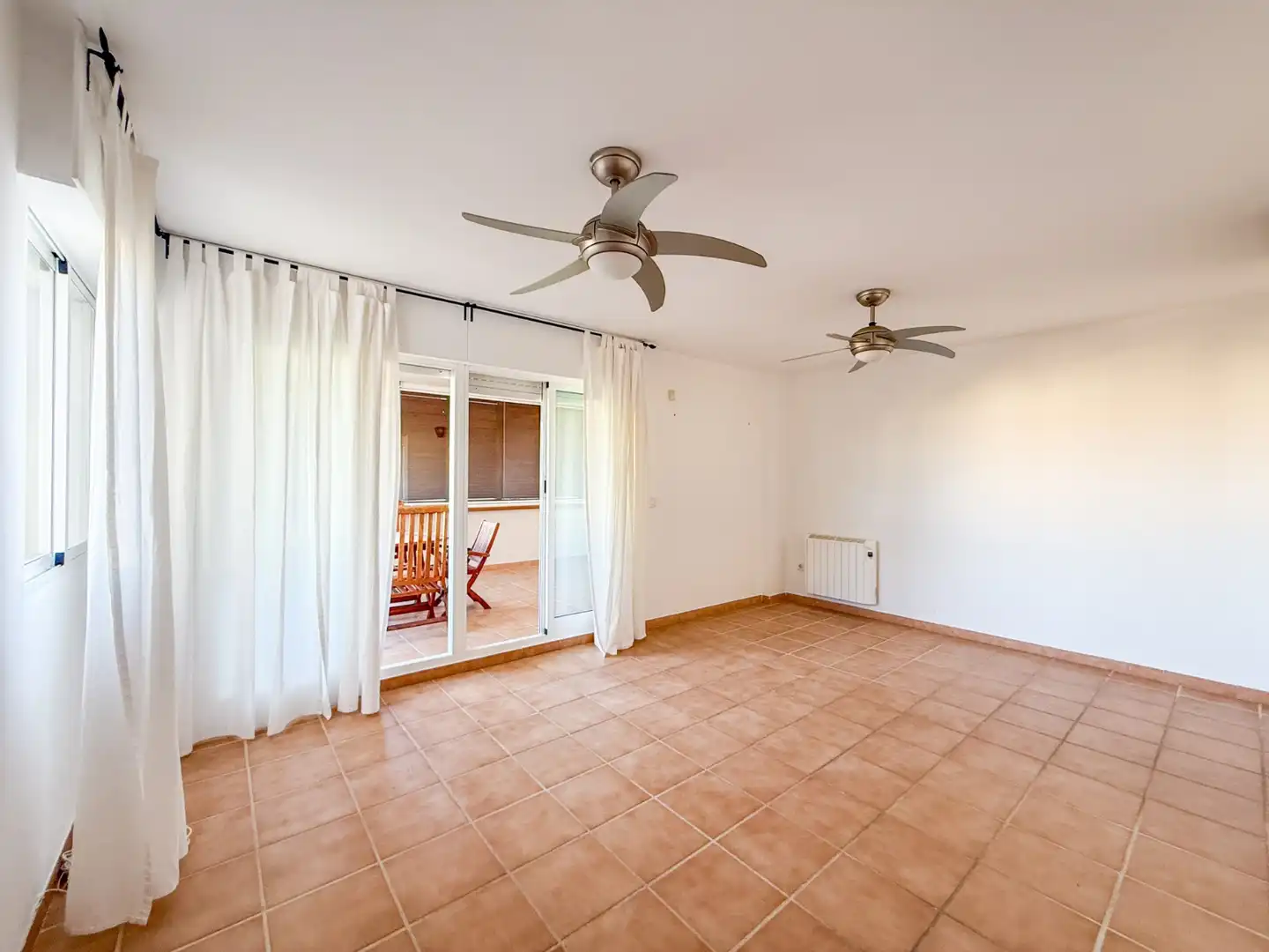 Sala de estar de Piso en venta en Águilas con Terraza, Trastero y Piscina