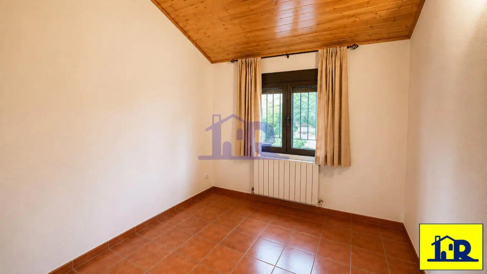 Bedroom of Houses for sale in Cuenca  with Heating and Storage room