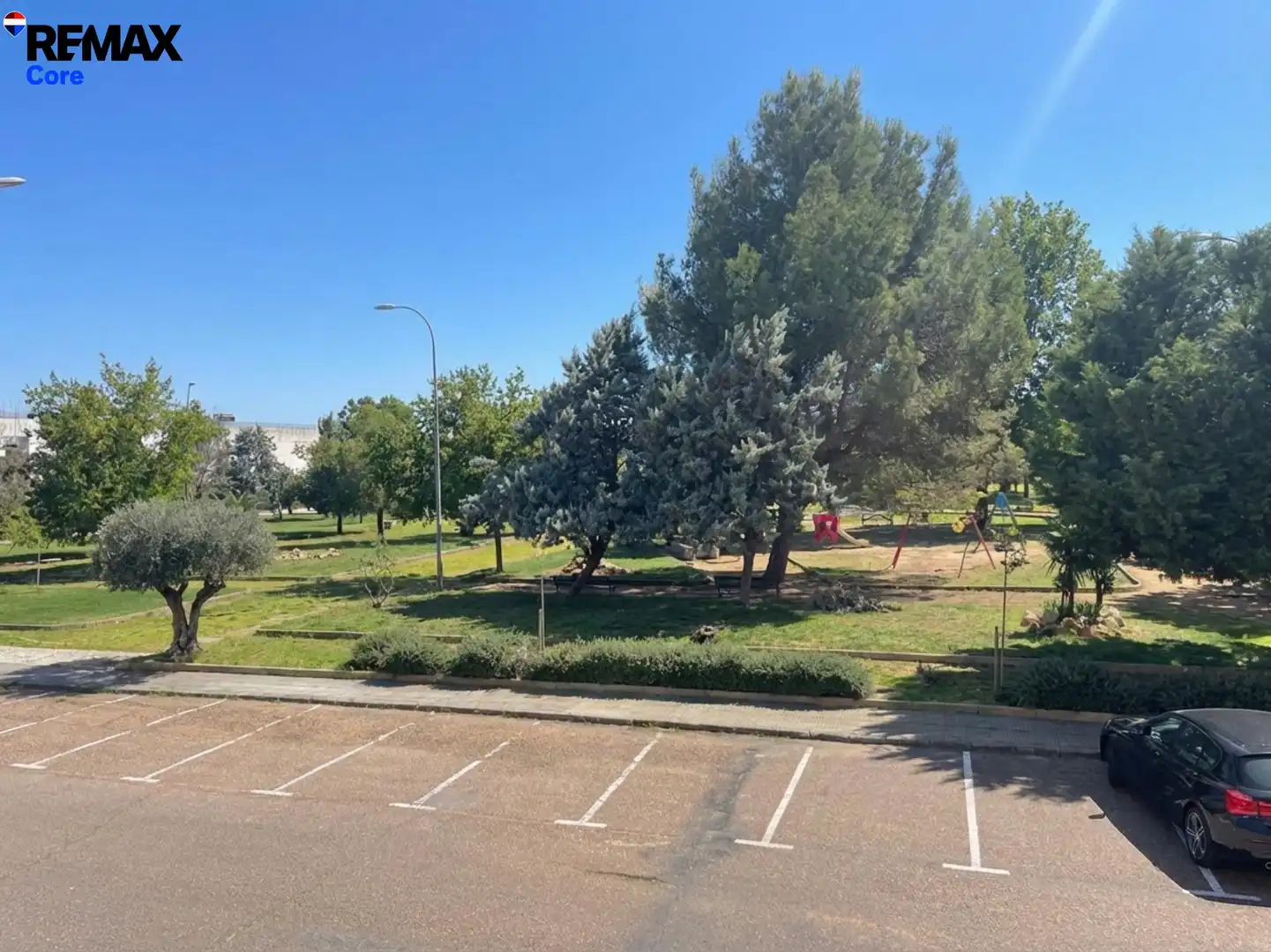 Parkplatz von Haus oder Chalet zum Verkauf in Montijo mit Klimaanlage, Heizung und Abstellraum