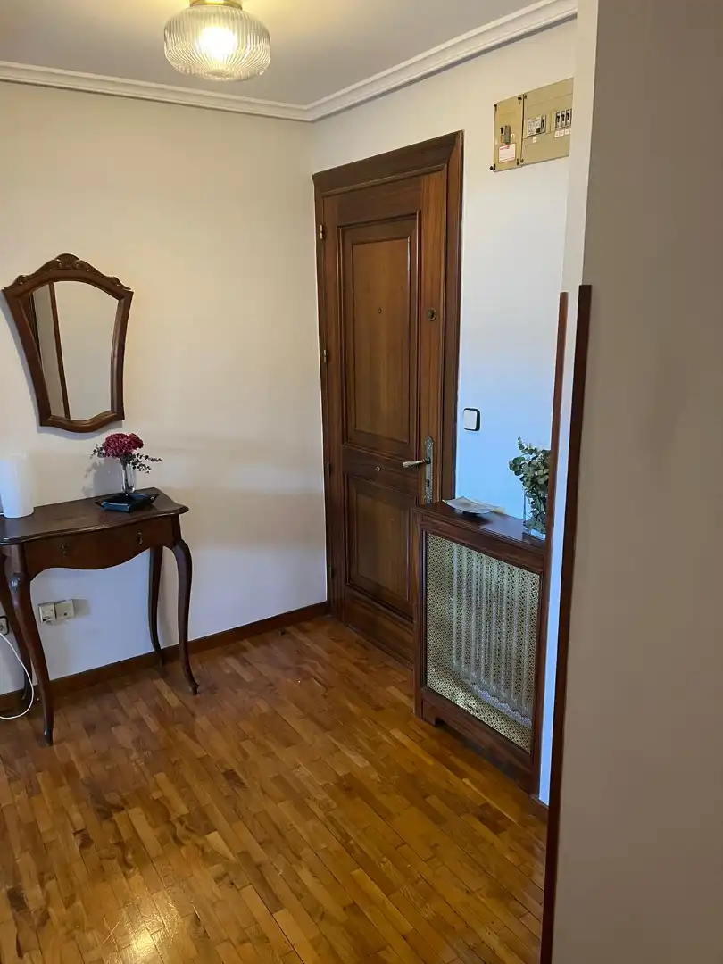 Wohnung zur Miete in Oviedo  mit Heizung, Parkett und Möbliert