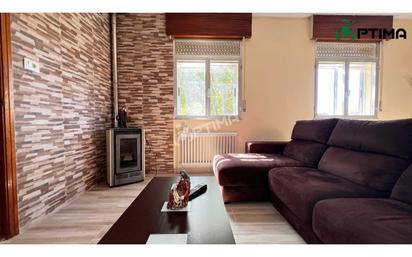 Sala d'estar de Casa o xalet en venda en A Estrada 