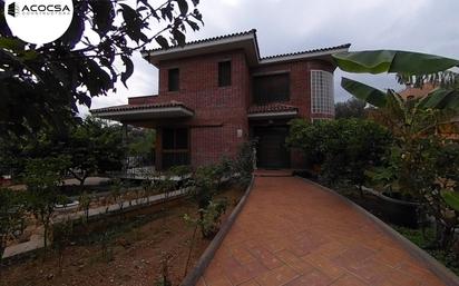 Vista exterior de Casa o xalet en venda en Sant Andreu de la Barca amb Terrassa